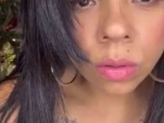 Live webcam model victoria-chicas on Soda Cams