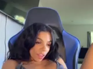 Victoria's Live Sex Cam Show