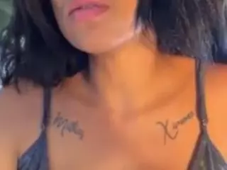 Victoria's Live Sex Cam Show