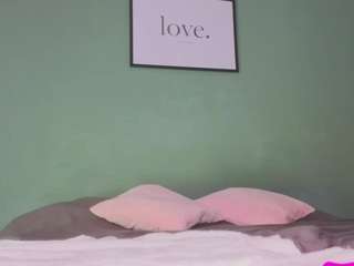 sarasaenz2 Live Webcam on CamSoda