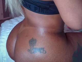 Live webcam model lalakoi1 on Soda Cams