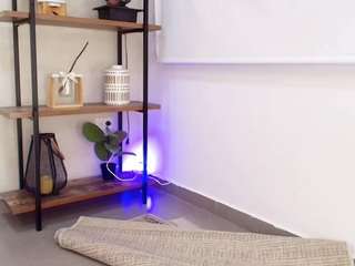 sassy-girl live cam profile