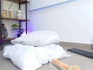 sassy-girl live cam profile