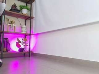 sassy-girl Live Webcam on CamSoda