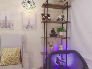 sassy-girl's CamSoda show and profile