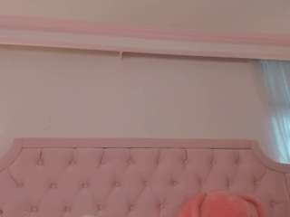 valentoro's CamSoda show and profile