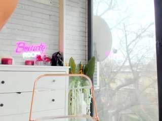 britneycharm's CamSoda show and profile