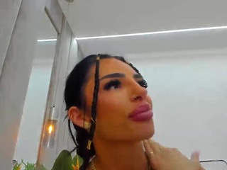 Live webcam model britneycharm on Soda Cams