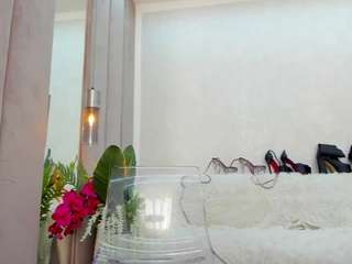 Live webcam model britneycharm on Soda Cams