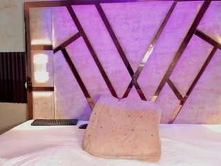 christinbrown Live Webcam on CamSoda