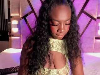 Elaine Brown live cam preview