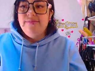 le modèle lanaqueen69 est en webcam porno dans un show sur le site camsoda, il possède les tags suivants: anal,massage,toys,thick,strip,spanks,spank,smoking,shaved pussy,sexy,orgasm,ass,naked,lovense,brown eyes,asshole,bdsm,fetish,bondage,black hair
