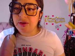 Model ini sedang live sekarang. lanaqueen69