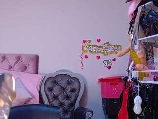 lanaqueen69 live webcam show