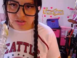 lanaqueen69 live webcam show