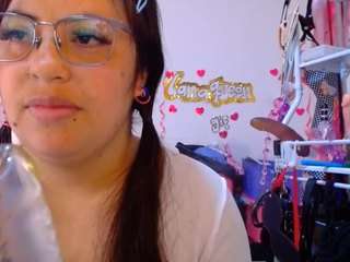 lanaqueen69 live webcam show