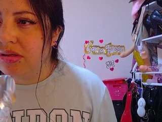 lanaqueen69 live webcam show