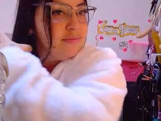 lanaqueen69 live webcam show