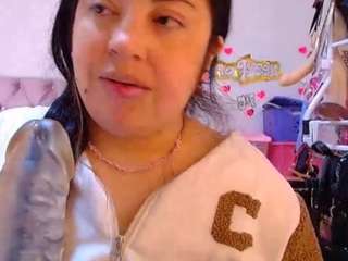 lanaqueen69 live webcam show