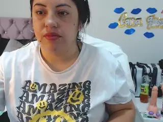 lanaqueen69's Live Sex Cam Show