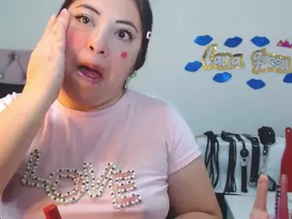 lanaqueen69's Live Sex Cam Show