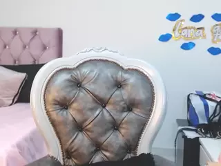 lanaqueen69's Live Sex Cam Show