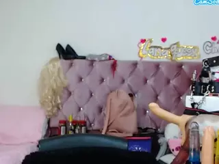 lanaqueen69's Live Sex Cam Show