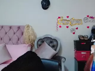 lanaqueen69's Live Sex Cam Show
