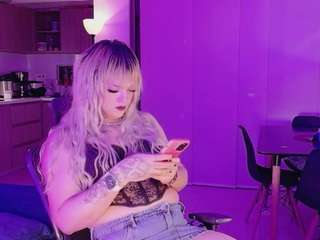 kendallcurkovaa webcam