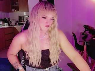 kendallcurkovaa Live Webcam on CamSoda