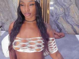 nyakimgold webcam model