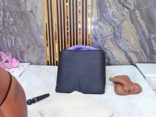 nyakimgold from CamSoda