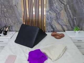 Live webcam model nyakimgold on Soda Cams