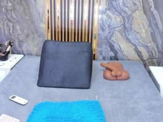 Live webcam model nyakimgold on Soda Cams