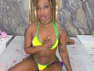 Live webcam model nyakimgold on Soda Cams