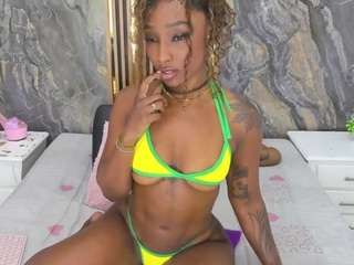 Live webcam model nyakimgold on Soda Cams