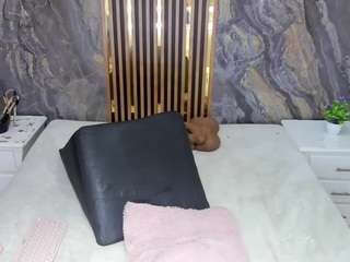 Live webcam model nyakimgold on Soda Cams