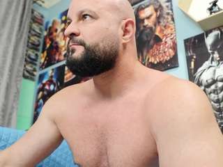 hugearms Live Webcam on CamSoda