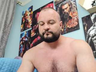 hugearms Live Webcam on CamSoda
