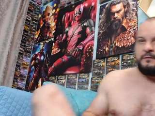 hugearms Live Webcam on CamSoda