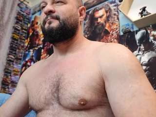 hugearms Live Webcam on CamSoda