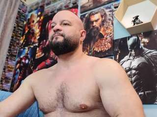 hugearms Live Webcam on CamSoda