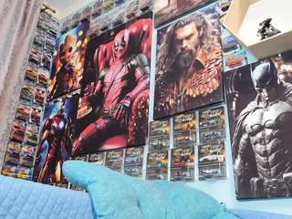 hugearms Live Webcam on CamSoda