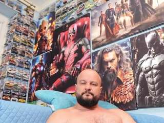 HugeMuscles live webcam show