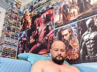 HugeMuscles live webcam show
