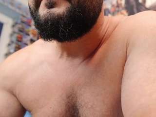 hugearms