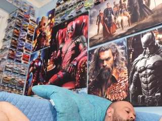 HugeMuscles live cam preview