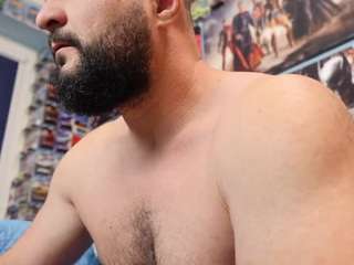 Hugearms