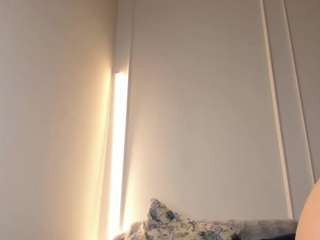 Live webcam model moonlovee on Soda Cams