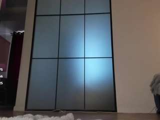 MoonLovee live cam preview